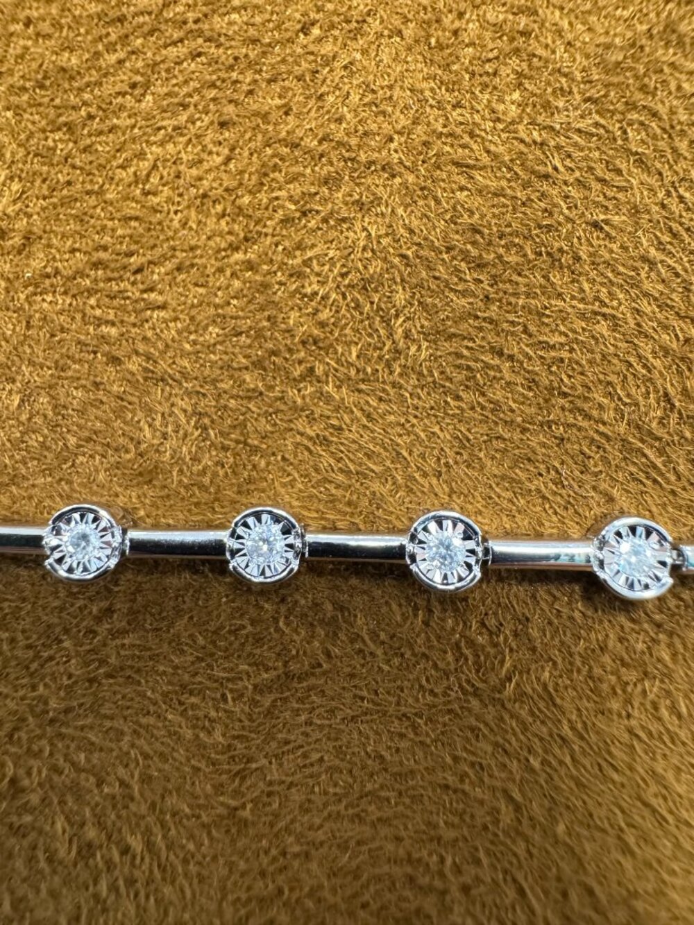 10K White Gold Diamond Tennis Bracelet 7" - Picture 8 of 9